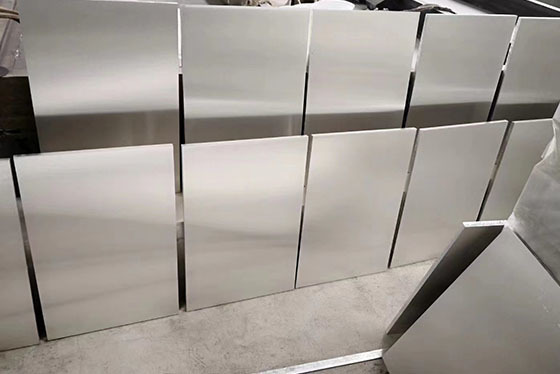 How is magnesium alloy surface treated?