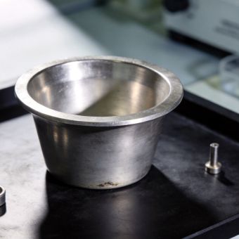 Niobium Crucible Nb2